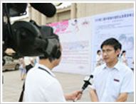 央视记者采访中国北京儿博会数据中心主任